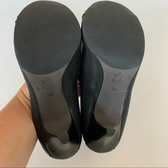 Tory Burch Romy Pump Black Leather Heels Women’s‎ Size 7 Patent Ruffle Luxe Look - Picture 3 of 11